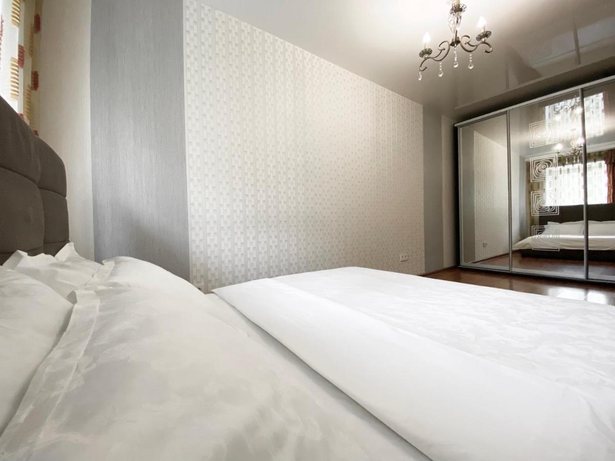 Spacious 1-Bedroom Near Most City Center 第聂伯罗彼得罗夫斯克 外观 照片